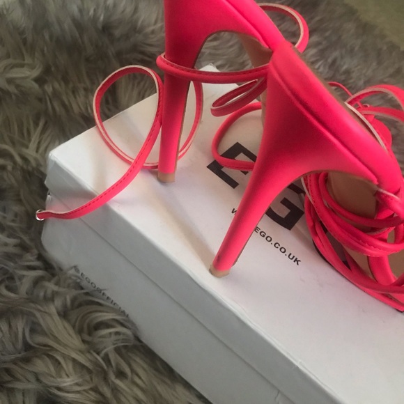 Hot Pink lace up heels! - Picture 6 of 7